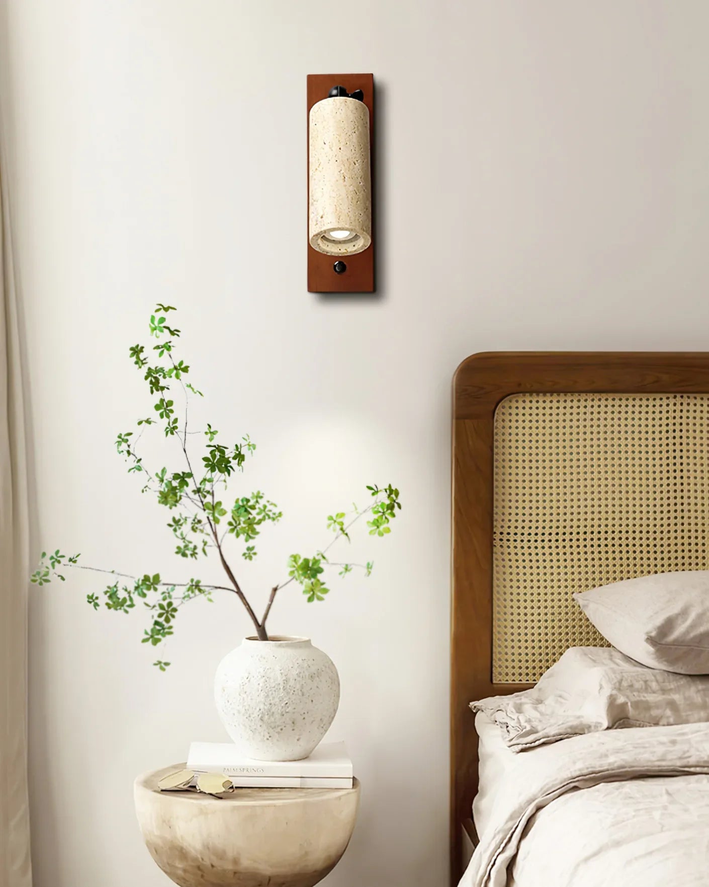 Ouglres Wall Lamp