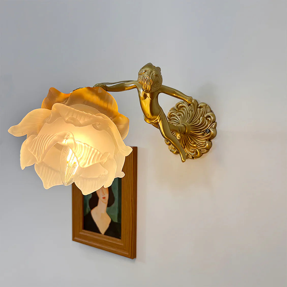 Putti Statuettes Brass Wall Lamp